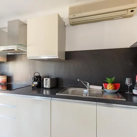 Alexandra Yourhosthelper * Cannes