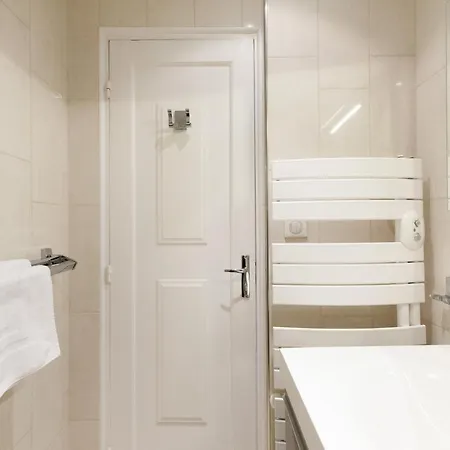 아파트 Alexandra Yourhosthelper