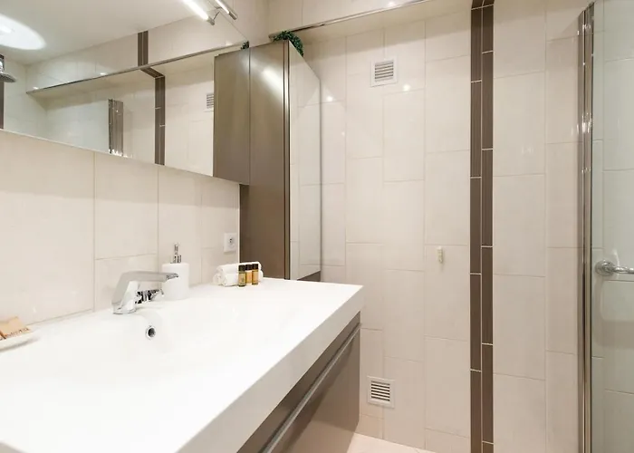 Apartment Alexandra Yourhosthelper Cannes